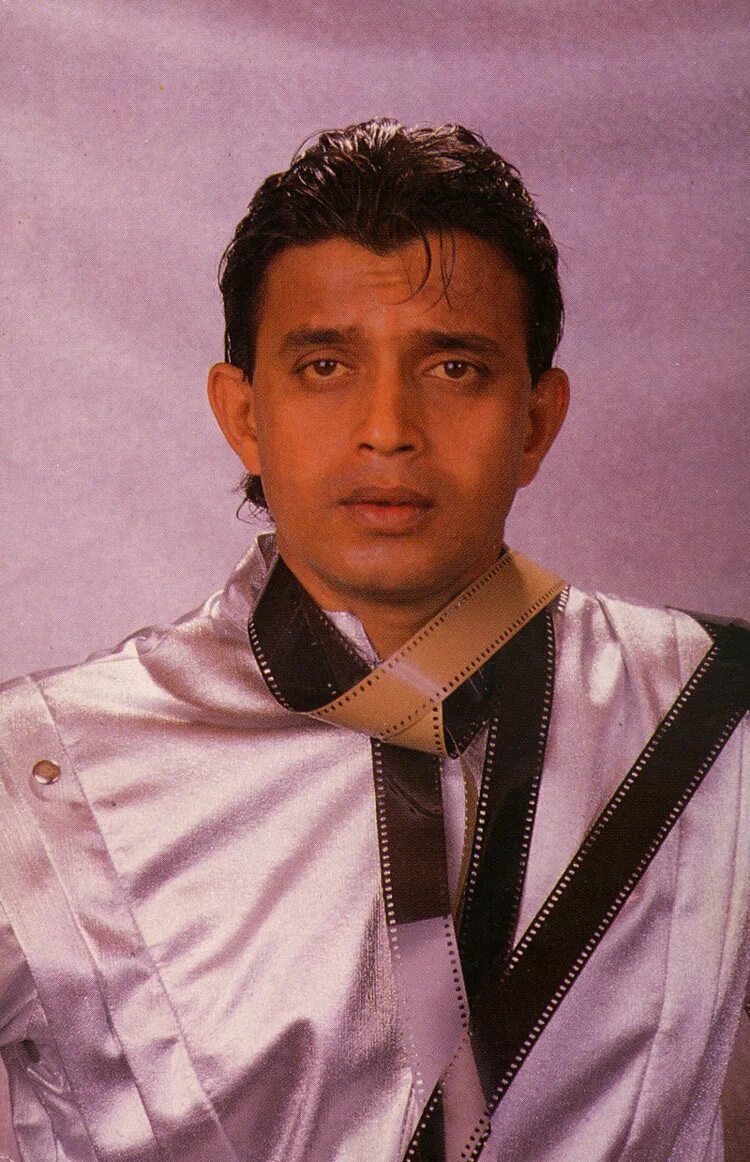 индийский актер митхун чакраборти биография. митхун чакраборти в молодости. митхун чакраборти. индийский актер митхун чакраборти. митхун чакраборти 2021.