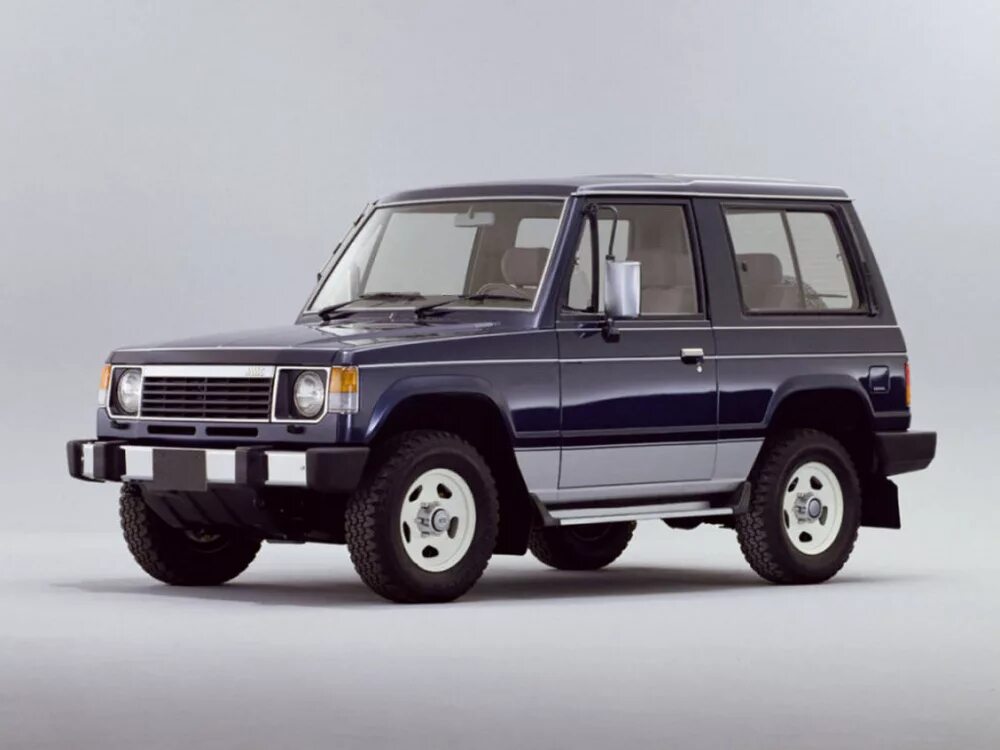 Митсубиси монтеро 1 поколение. Митсубиси Паджеро 1. Mitsubishi Pajero 1982. Mitsubishi Montero 1. Mitsubishi Pajero,1 1990.