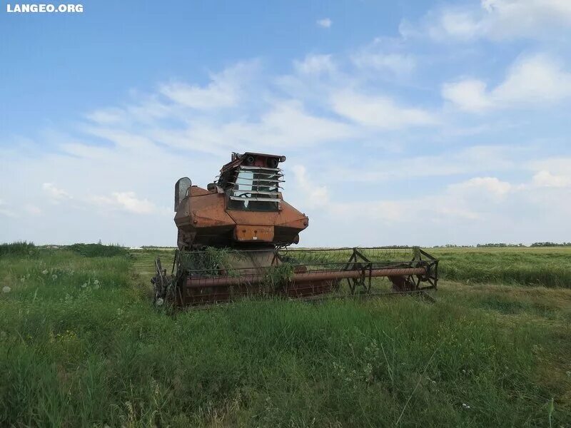 Сено ростовской области. Комбайн Колос. Комбайн Колос фото.