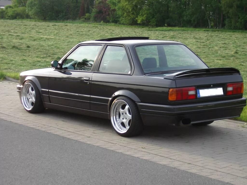 Купить e 30. БМВ 325 е30. BMW e30 324d. БМВ 3 е30 купе. BMW e30 318i Coupe.