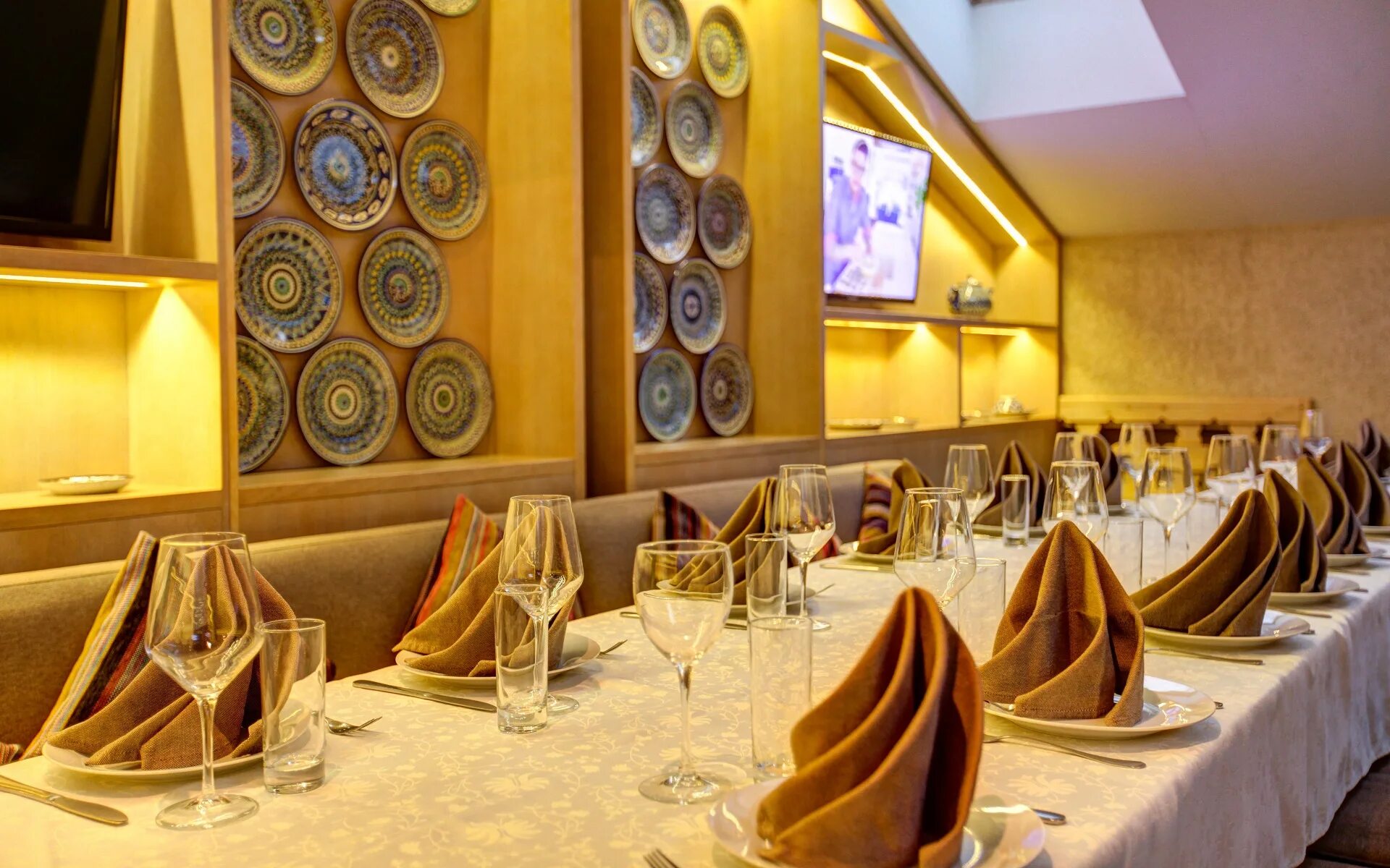 кафе лепешка люстра. ресторан лепешка жулебино. парикмахерская модерн серпухов. цукини ресторан в королеве. ресторан лепешка жулебино.