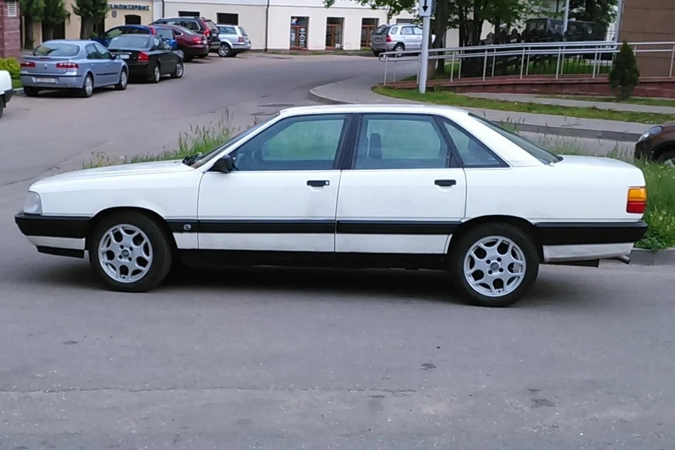 Ауди 100 44 кузов. Audi 100 c3 44 кузов. Ауди 100 с4 44 кузов. Audi 100 c3 White. Купить кузов ауди 44 кузов