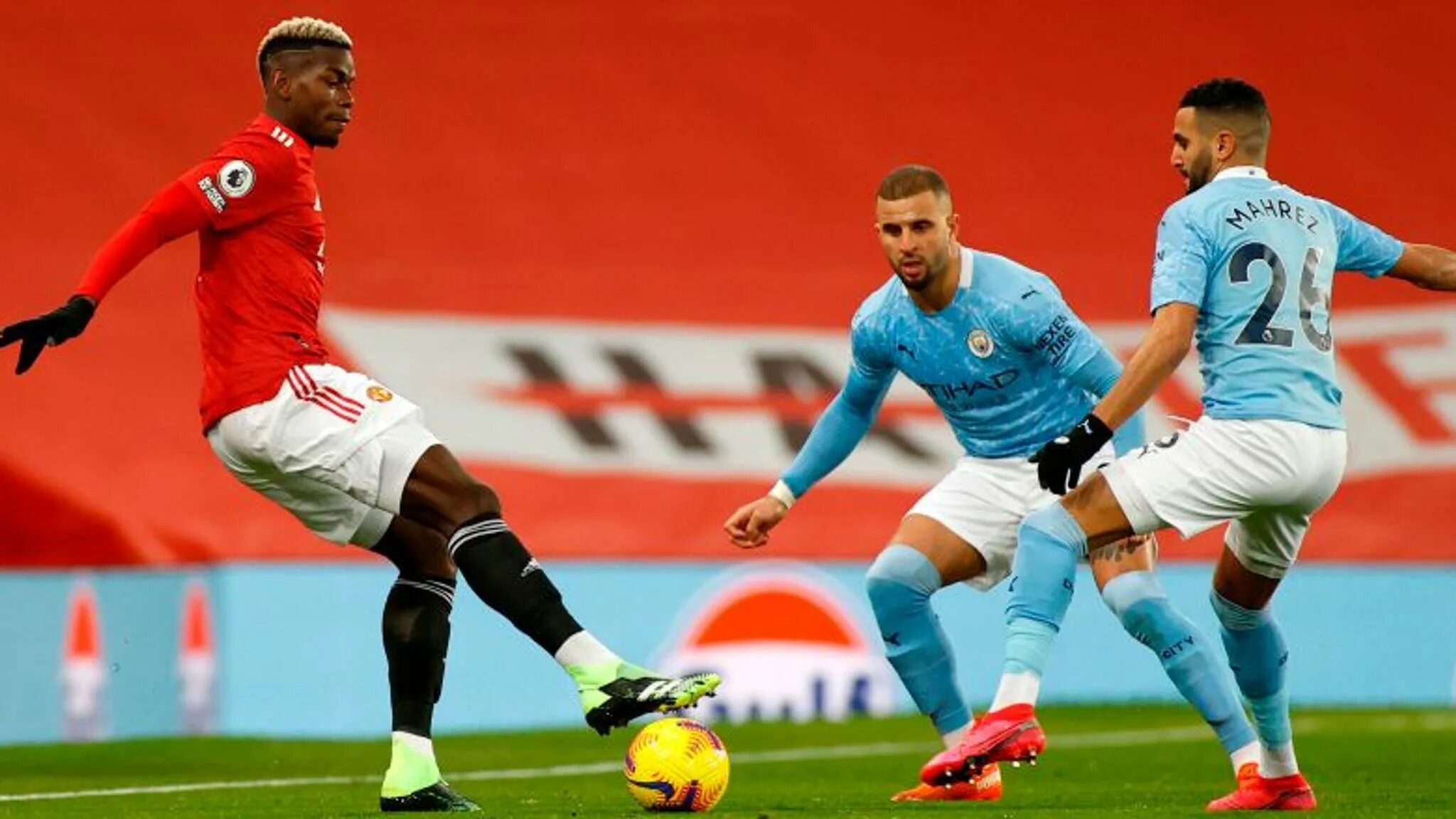 Манчестерское дерби история встреч. Манчестер юнайтед против манчестер сити. Уэйн руни манчестер юнайтед. Манчестерское дерби. Манчестерское дерби история встреч.