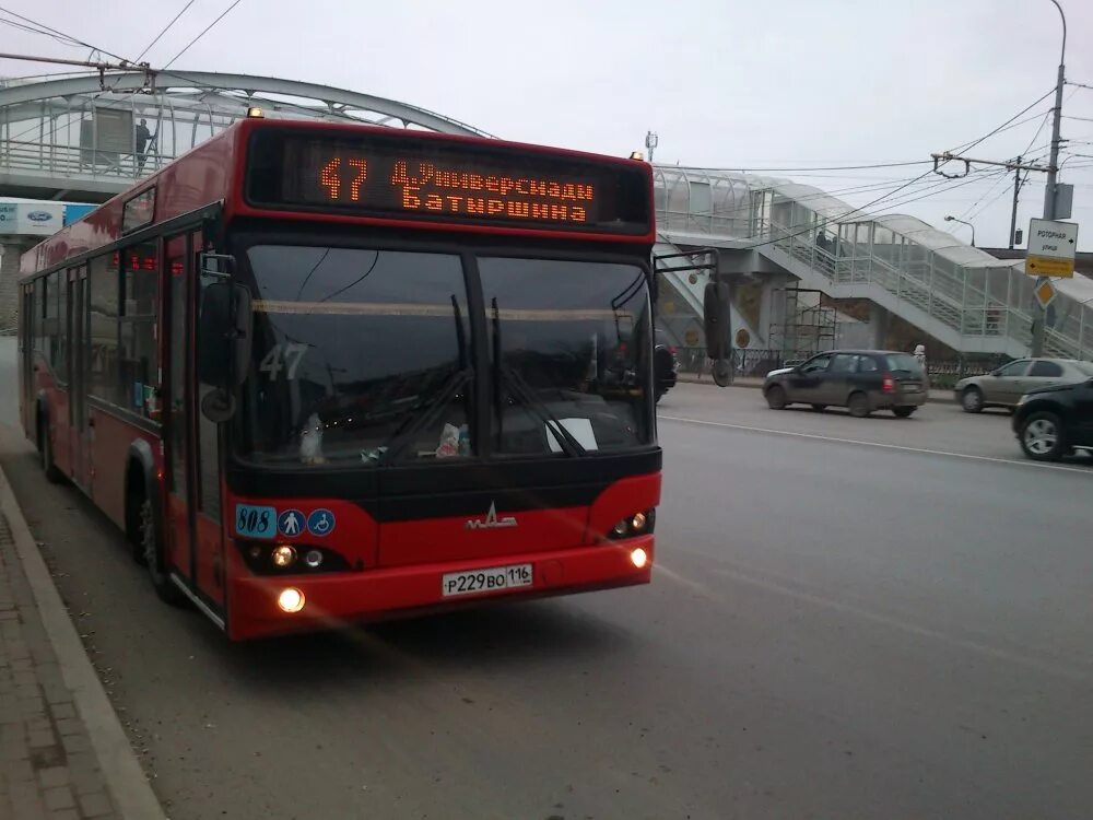 Маршрутные автобусы казань. 47 Автобус Казань. 47 Автобус Казань НЕФАЗ. Маршрут 47 автобуса Казань. Красный автобус Казань.