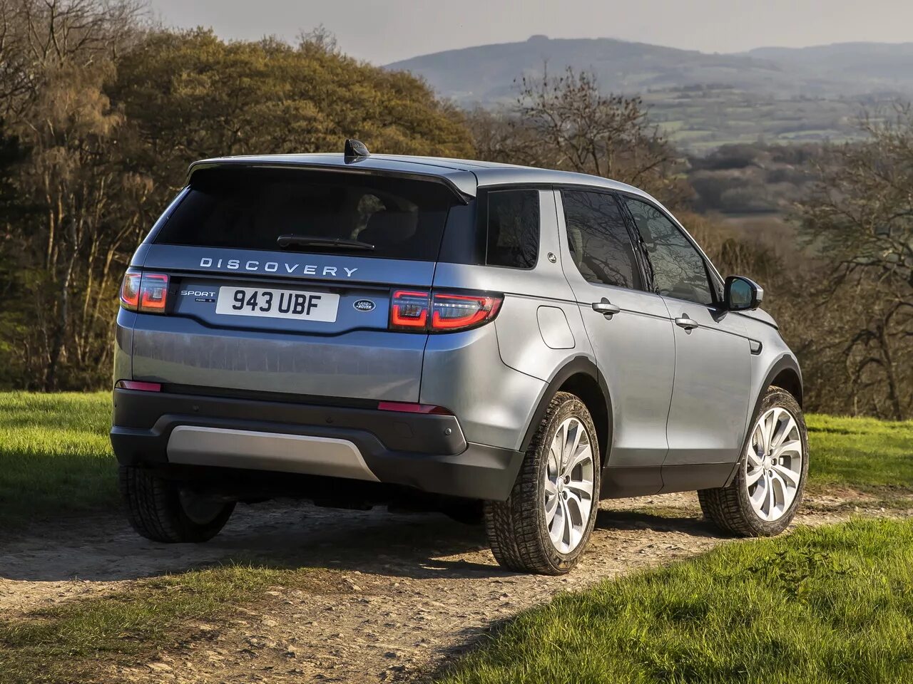 Дискавери комплектации. Land Rover Discovery Sport 2020. Range Rover Discovery Sport 2022. Ленд Ровер Дискавери спорт 2023. Land Rover Discovery Sport 2019.