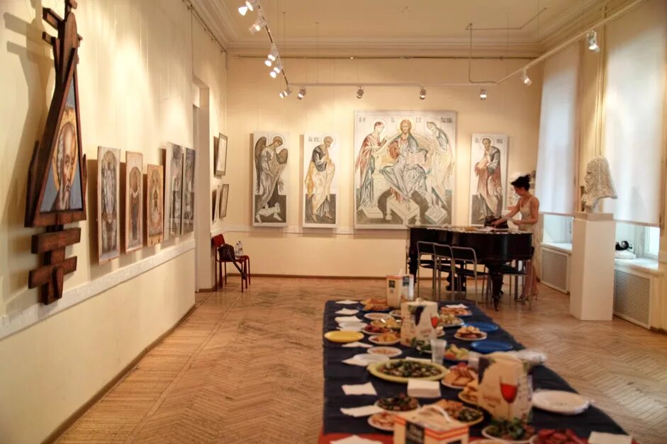 Московский союз художников старосадский. Выставочный зал мсх. Выставка «85 лет мсх», цдх,. Старосадский переулок мсх. Выставочный зал мсх.