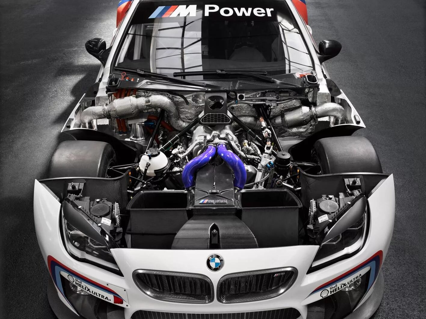 Автомобили с двигателем 1 литр. BMW m6 gt3. BMW m6 gt3 2016. БМВ м6 мотор. БМВ м6 GTR.