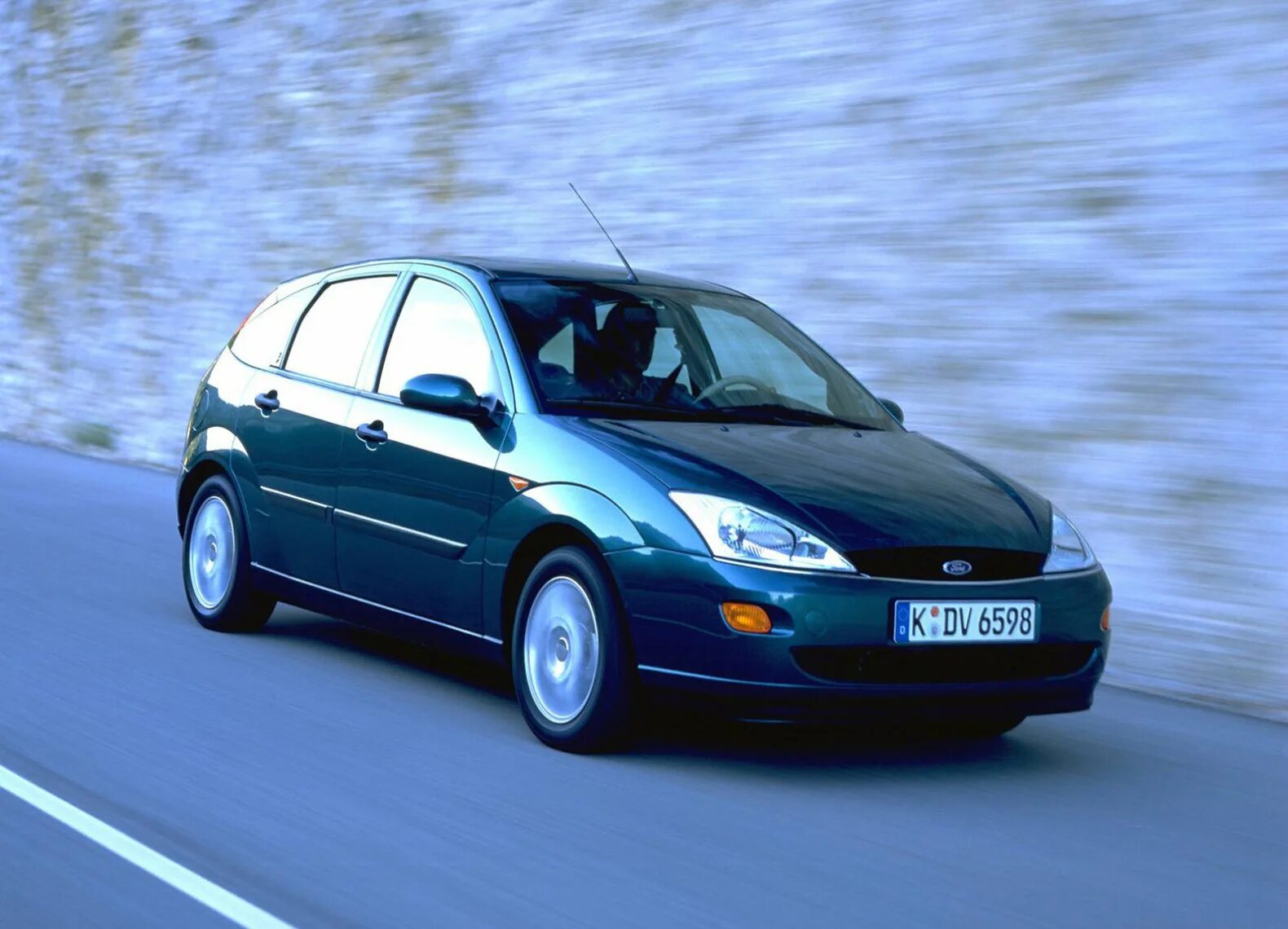 Форд первого поколения. Ford Focus 1 седан. Ford Focus 1998-2004. Ford Focus 1998. Ford Focus 1 1998.