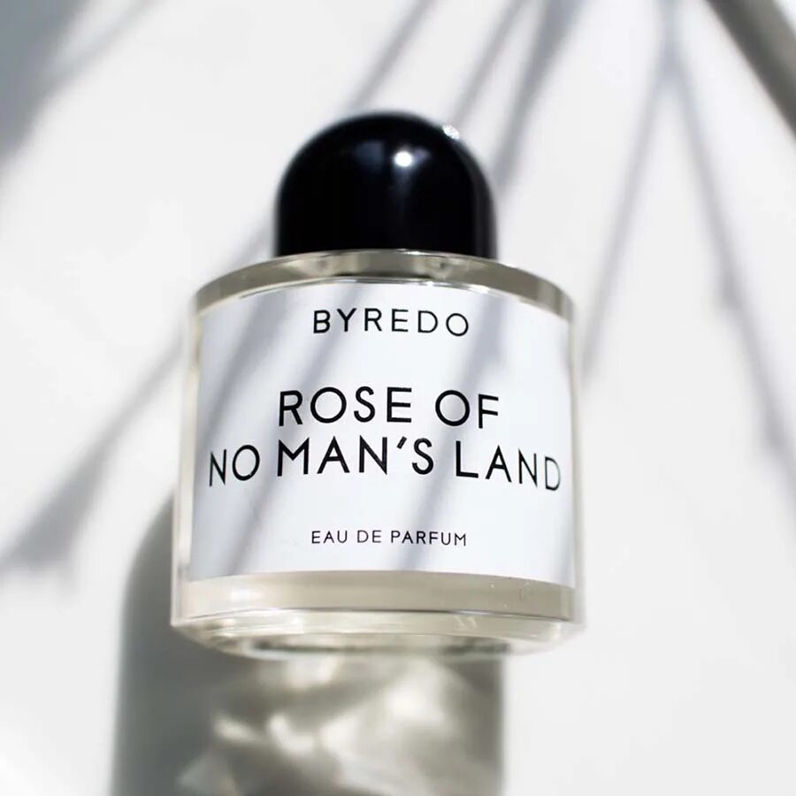 Byredo rose of no man's land eau de parfum. Духи byredo no man's land. Байредо роуз оф но менс ленд. Байредо роуз. Байредо роуз.