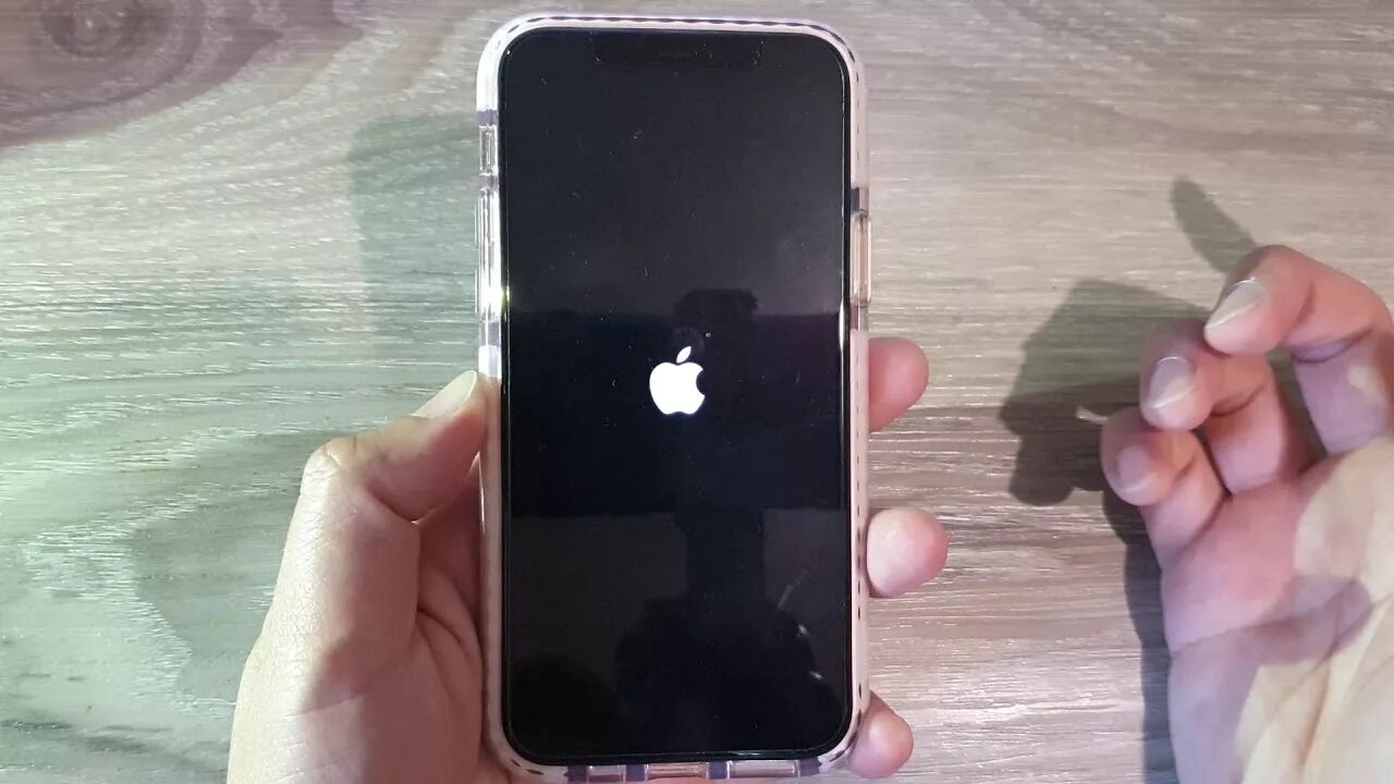 Скидываем айфон 11. Reset iphone 11. Жесткая перезагрузка iphone 11 Pro. Жесткая перезагрузка айфон 12. Жесткий ресет айфон 11.