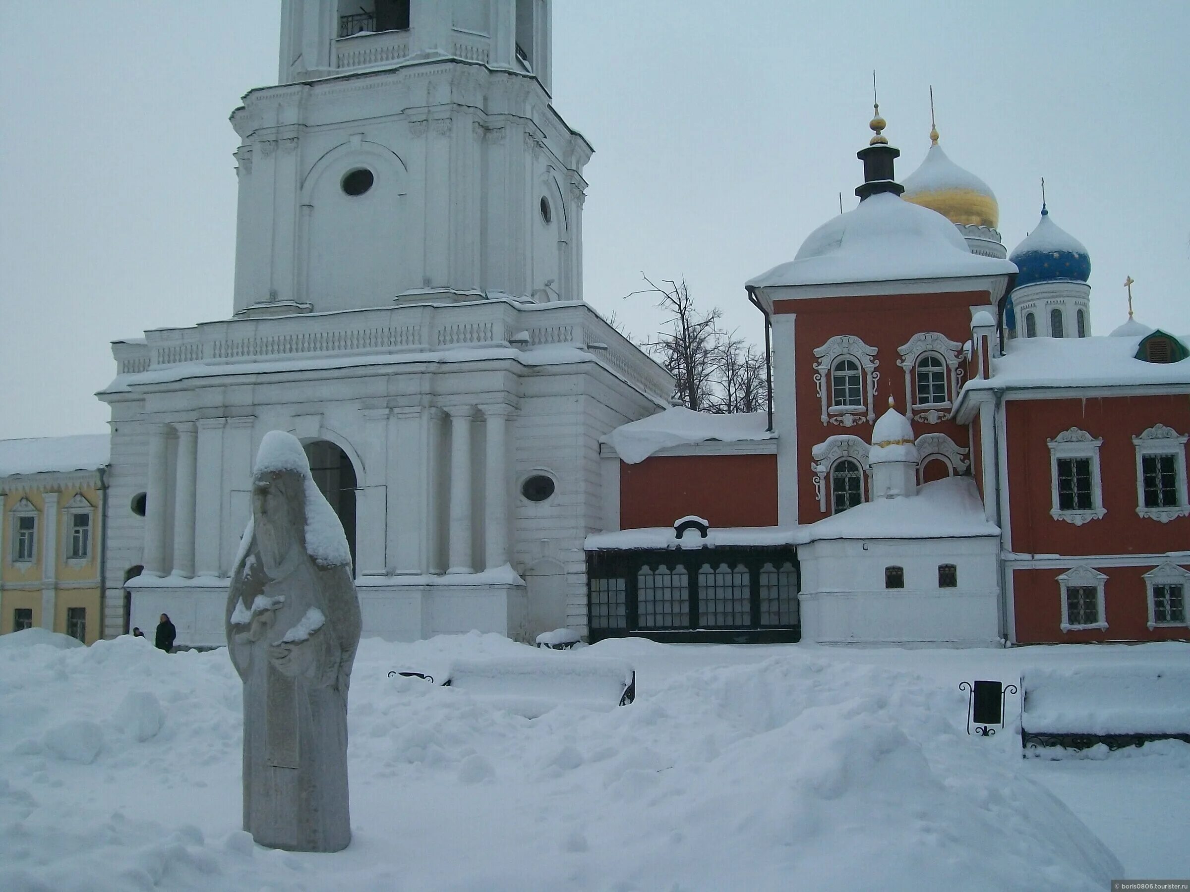 Дзержинск московская область. Дзержинский город. Город дзержинский московская. Дзержинский (город) отели. Николо-угрешский монастырь пруд.