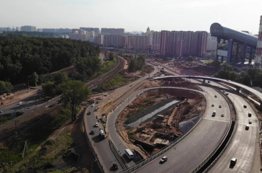 Каменная горка мкад. Ильинское шоссе. Автомобильная развязка волоколамское шоссе и ильинской шоссе. Волоколамское шоссе эстакада. Красногорск ильинское шоссе.