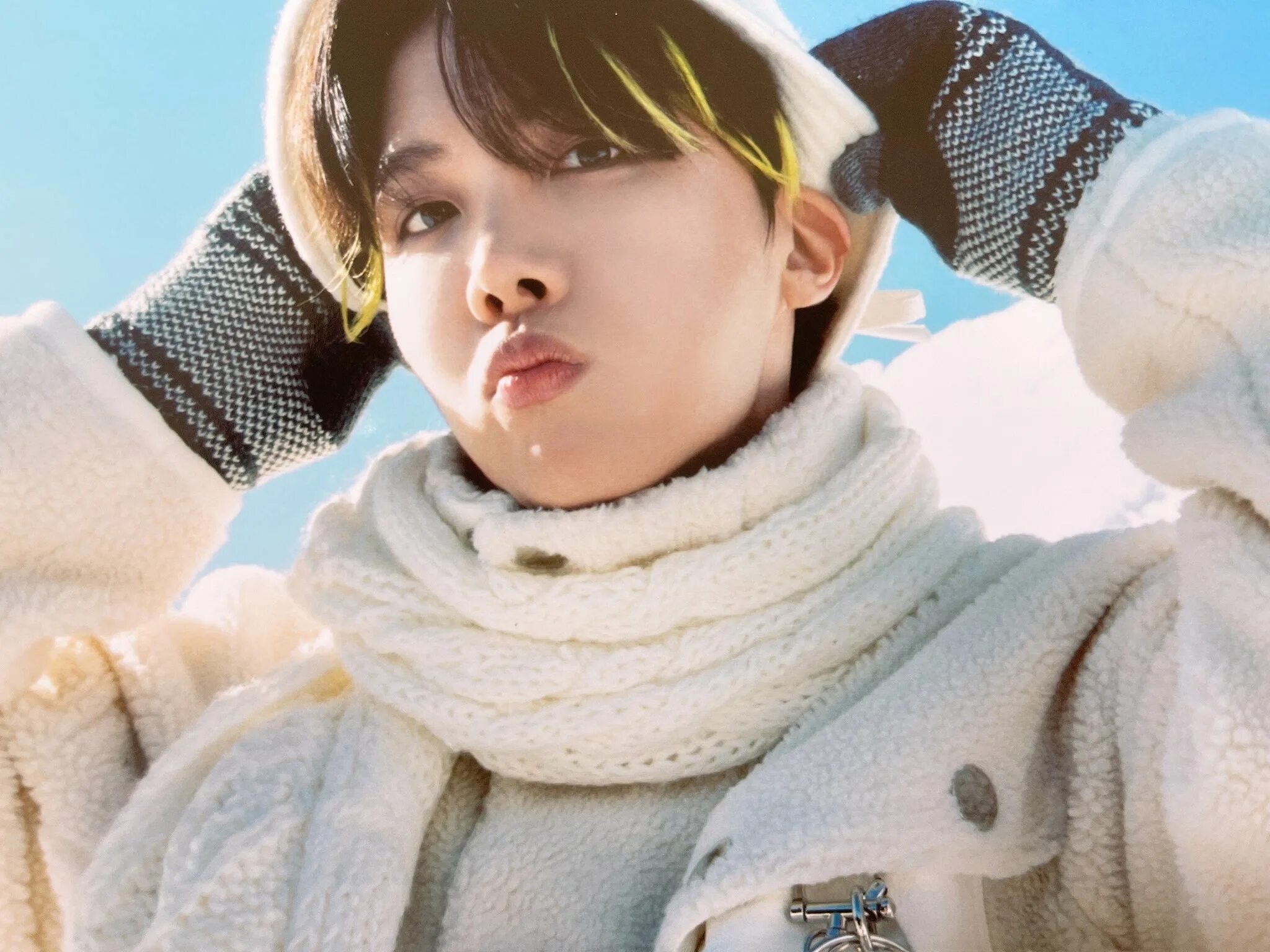 Winter package. Бтс винтер. bts winter package 2025. bts winter package 2025 чонгук. винтер 2025 бтс winter package чонгук.