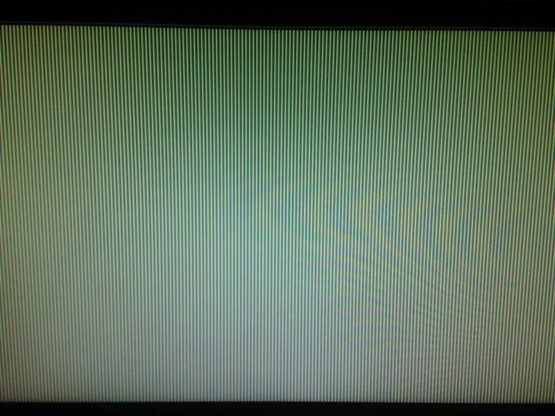 Полосы на мониторе. Серый экран с полосками. Серые полосы на мониторе компьютера. Вертикальные полосы на экране монитора. Зеленые полосы на телевизоре