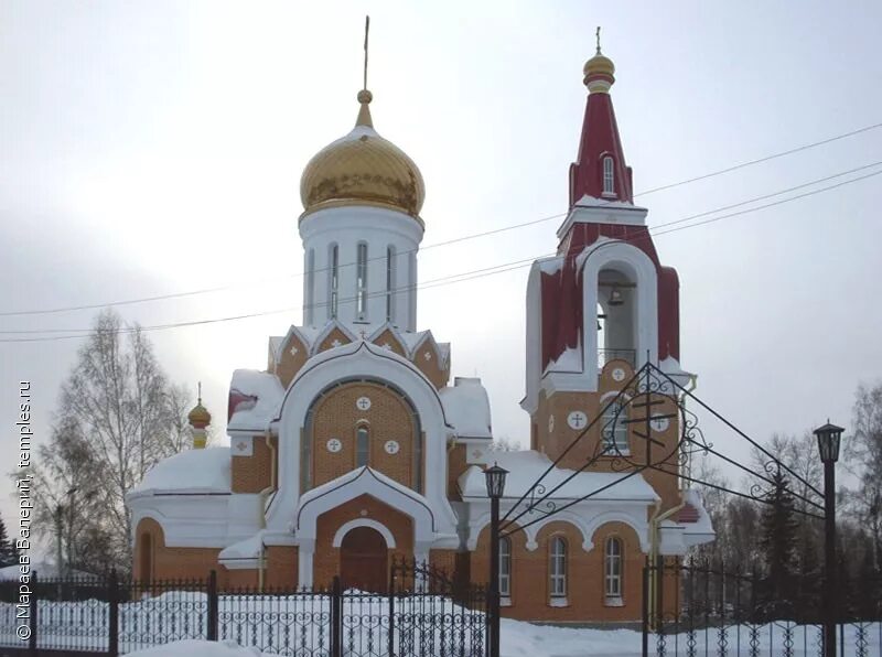 Село болотное. Храм в Болотном Новосибирской области. Храм Михаила Архангела Болотное. Храм Михаила Архангела в Болотном Новосибирской. Достопримечательности города Болотное НСО.