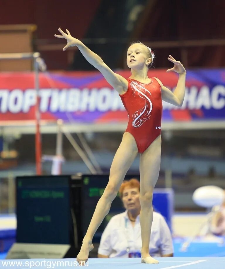 Листунова спортивная гимнастика. Вика Листунова. Вика Листунова спортивная. Вика Листунова спортивная гимнастика фото.