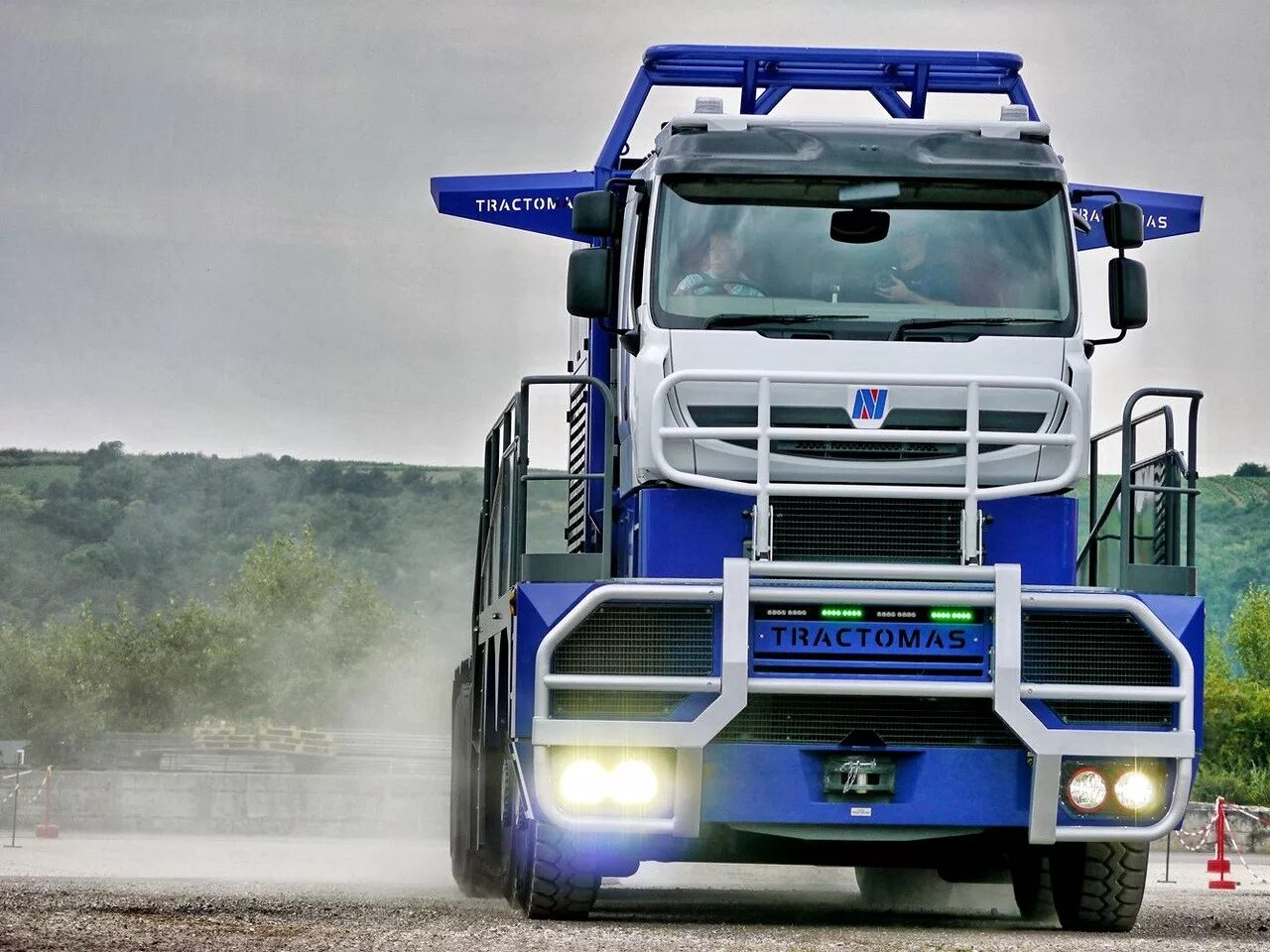 Letourneau tc-497 overland train mark ii. Кенворт w900 австралийский. Самосвал terex mt 6300ac. International lonestar 2022. Kenwood w900 негабарит.