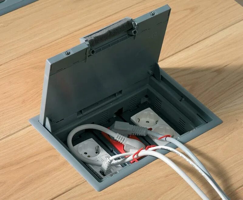 ISM50636 Schneider Electric OptiLine 45 Лючок 276х199 на 6 модулей 45х45 Altira 