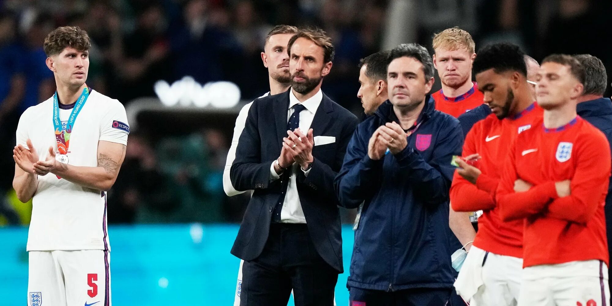 Гарет саутгейт футболист. Главный тренер - каспер юльманн. Главный тренер сборной англии по футболу 2021. Гарет саутгейт футболист. Дидье дешам на чм 2022.