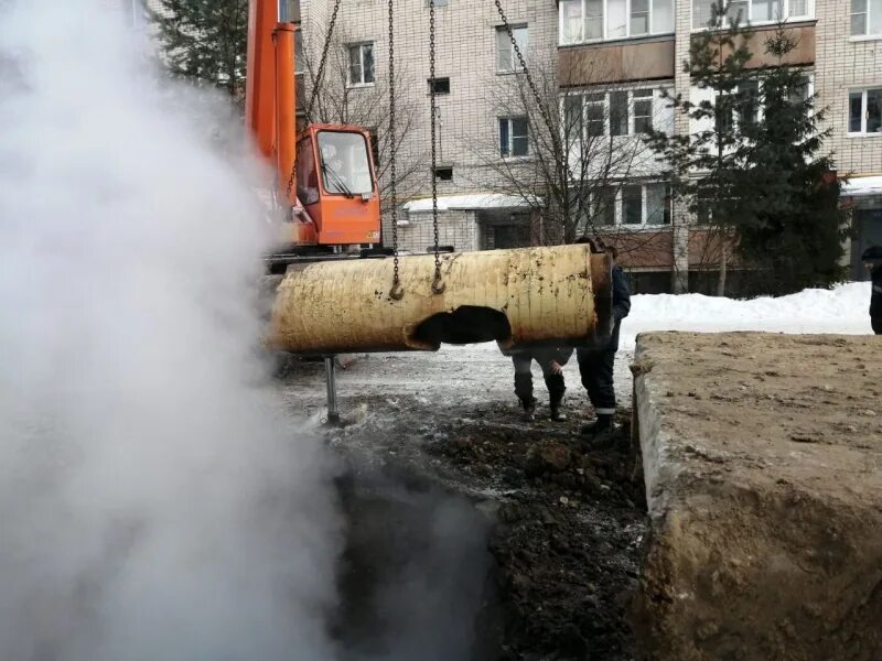 Теплотрасса Якутск. Водоснабжение восстановлено. Пятиэтажка фото. Теплосеть.