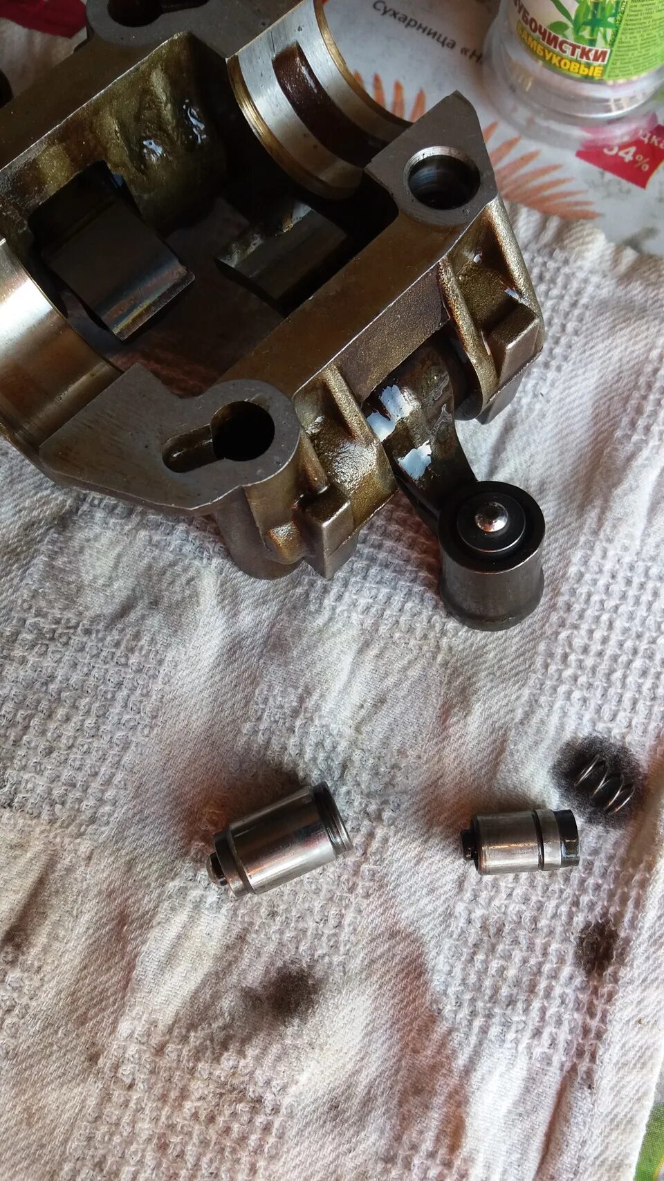 Мерседес 124 гидрокомпенсаторы. Компенсаторы на мерседес. Гидрокомпенсатор w124 2. Гидрокомписатор мерседес дизель 124мерс. Мерс 124 мотор 102 гидрокомпенсаторы.