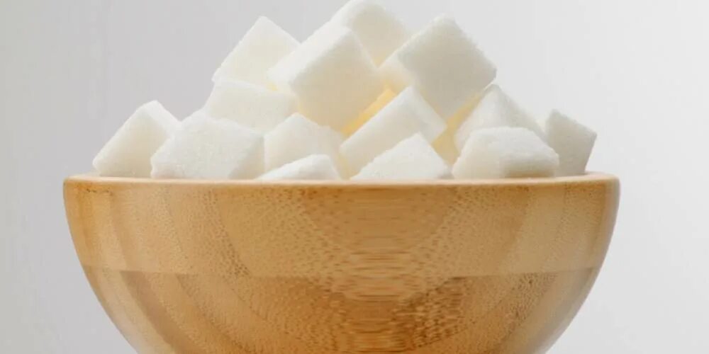 Сахар в миске. Кусочек сахара рафинада. Кингдом куки хелун квест. Сахар в кубиках. We ran sugar.