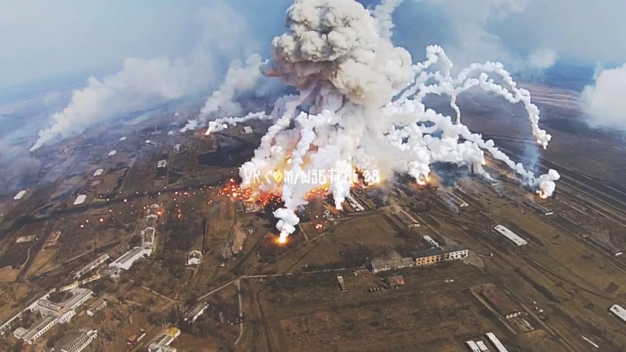 Николаев Украина завод океан. Взрыв склада боеприпасов. Взрыв склада с боеприпасами. Военные заводы украины