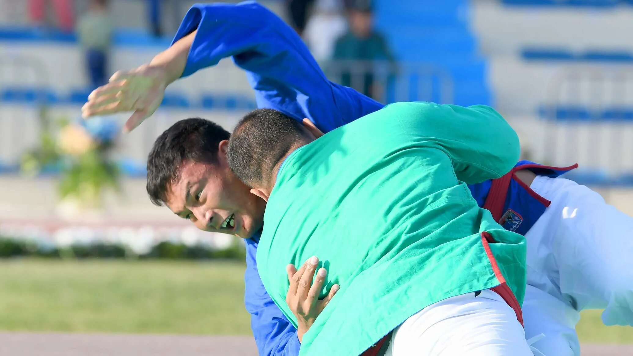 Кураш. Узбекская борьба кураш. Qonli kurash hind uzbek tilida. Qonli kurash hind uzbek tilida. Кураш узбекистан.