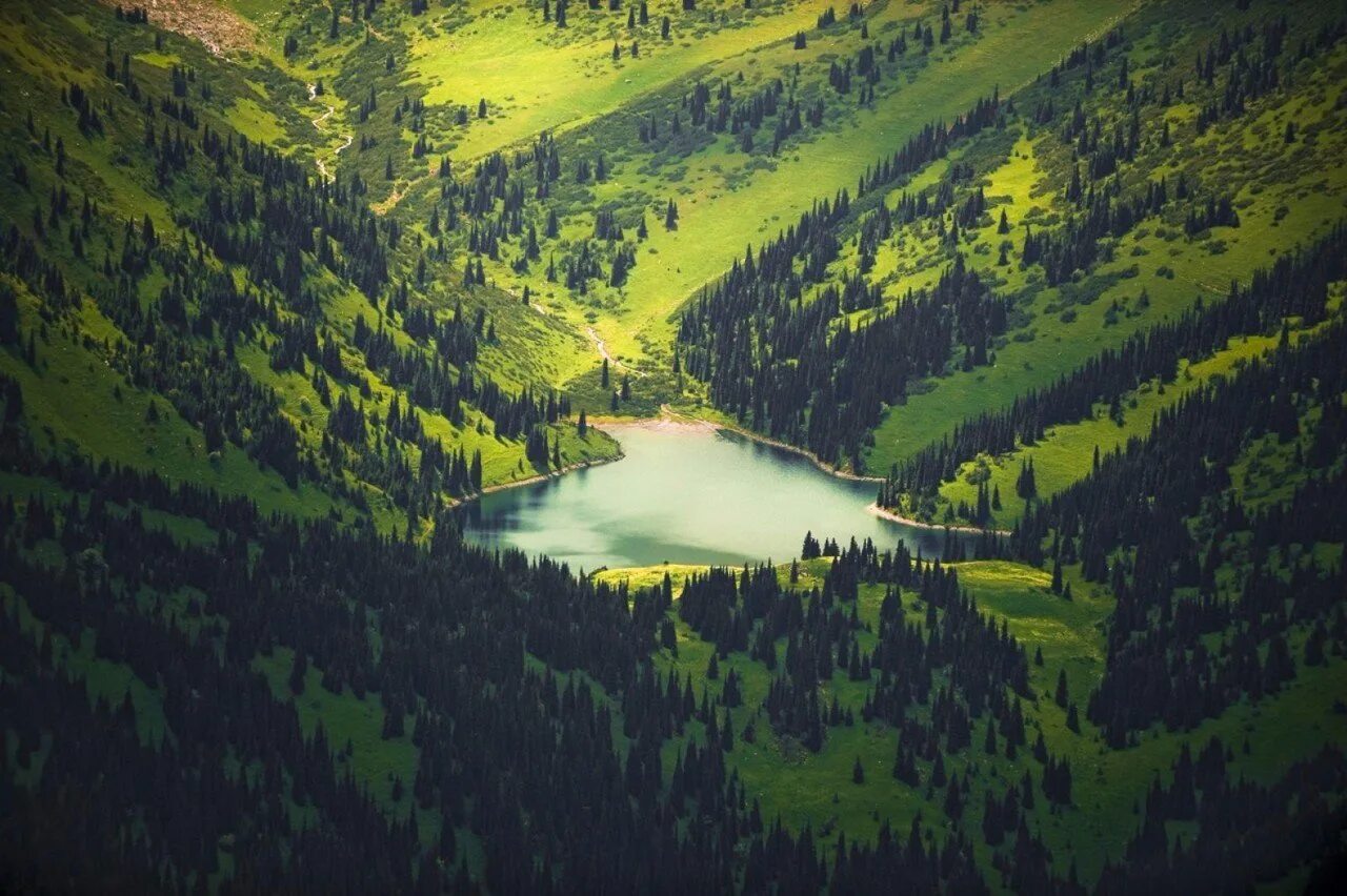 Природа каз. Красота казахстана озера кольсай. қоянды озеро казахстан. горы казахстана кульсай. озёра казахстана рядом с киргизией кольсай.