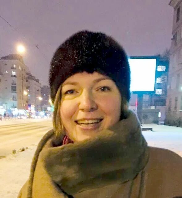 Терскол летом фото людей. Экскурсия на улице. Экскурсоводы петрозаводск. Кофе люди терскол. Гиды петрозаводска.