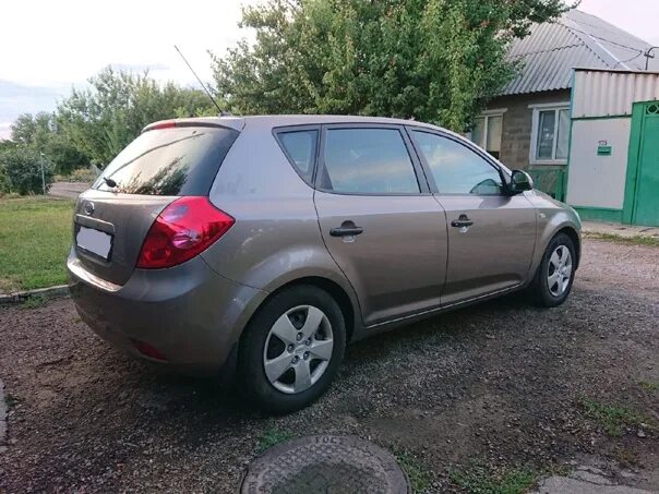 Киа сид 1.6 бензин. Kia Ceed 1 Pewter Beige. Цвета Киа Pewter Beige.