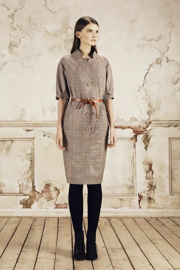 Alexander mcqueen вязаное платье. Дольче габбана твид. Платье шанель из твида 2022. Стильное платье из тонкой шерсти. Лаура биаджотти трикотажные модели.