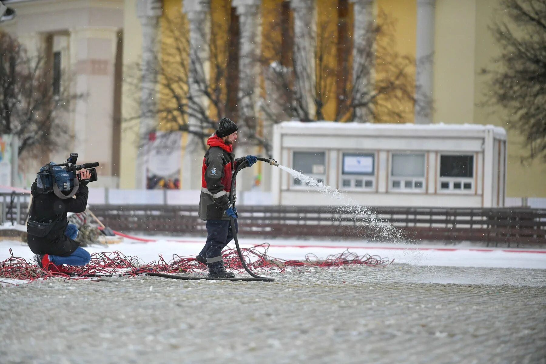 Катков новости. Москва зимой. Зима каток. Каток с искусственным покрытием. Каток ВДНХ, Москва.