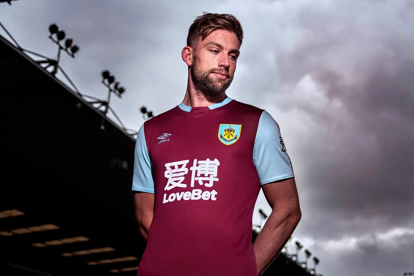 Форма це. Burnley FC Kit 20/21. Форма ФК Бернли. Burnley FC New Kit. Бернли форма 2021.