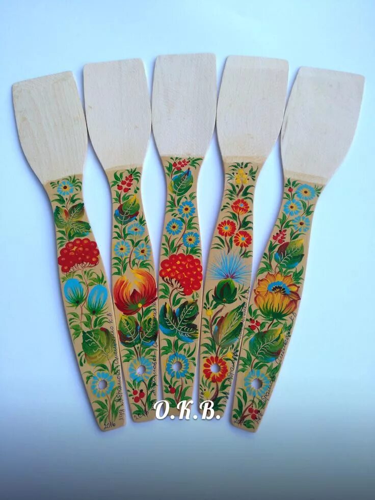 Роспись деревянной лопатки. Лопатка деревянная с росписью. роспись на лопатке кухонной. роспись на лопатки кухонные деревянные. деревянная лопатка для кухни.