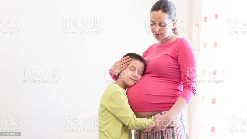 Забеременеть от родного сына. Мама беременна от собственного сына. Мать забеременела от родного сына. Мама беременна от собственного сына фото.