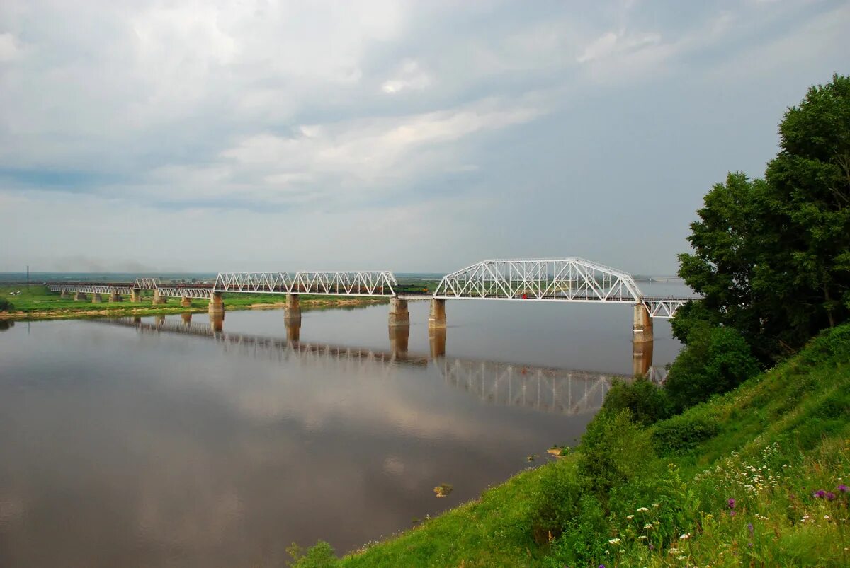 мост через реку северная. мост через реку северная двина архангельск. мост через реку северная. западная двина река мост. жд мост котлас.