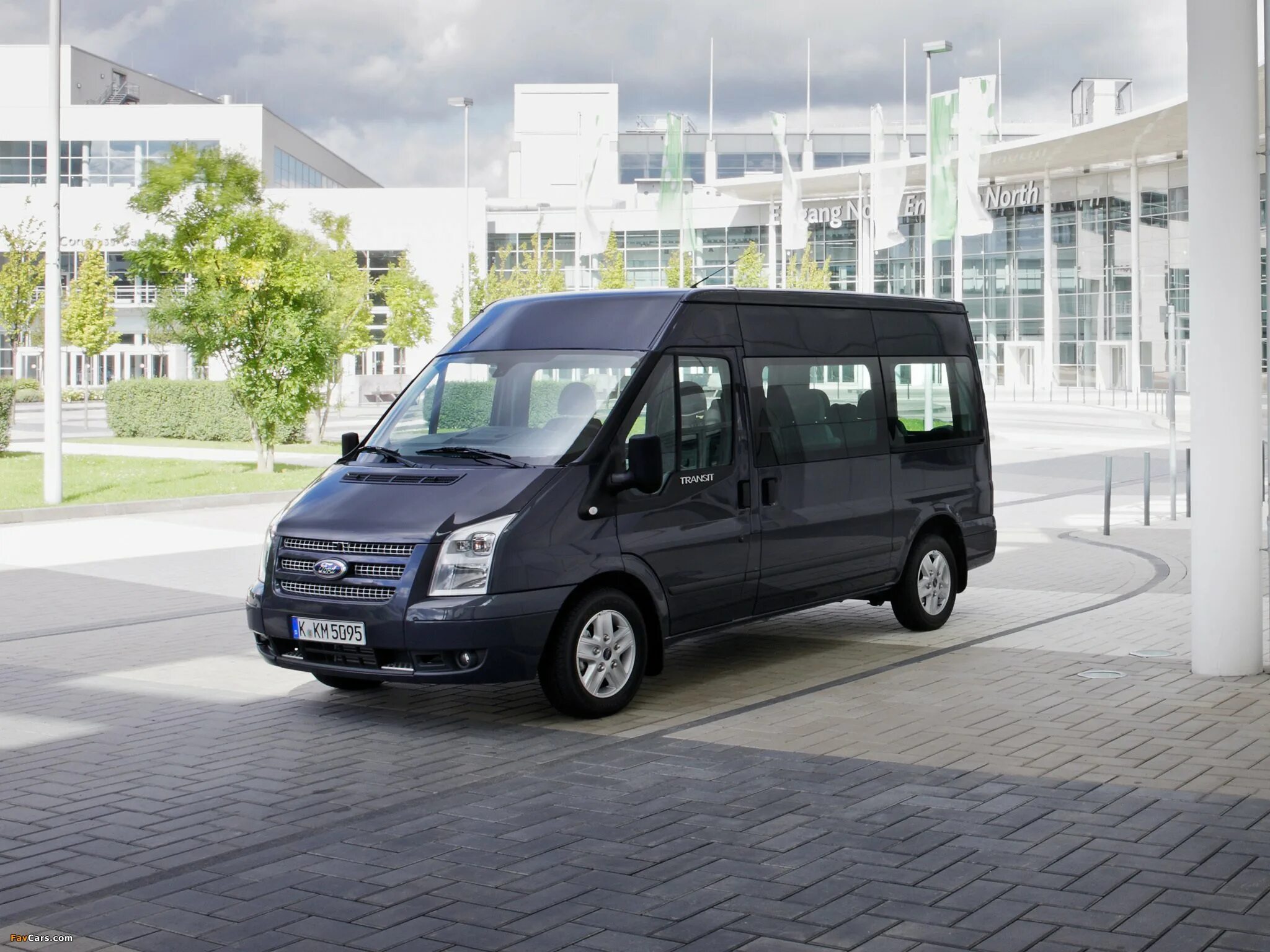 Ford Transit 2011 микроавтобус. Форт Транзит микроавтобус. Ford Transit минибус. Ford Transit 6.