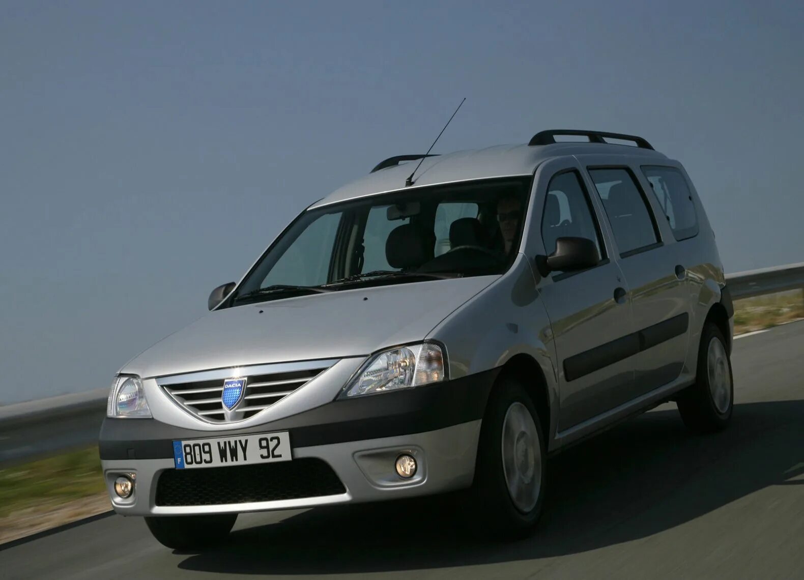 Дачия логан мсв. Renault dacia logan. рено dacia logan mcv. dacia логан mcv 2006. рено логан mcv универсал.