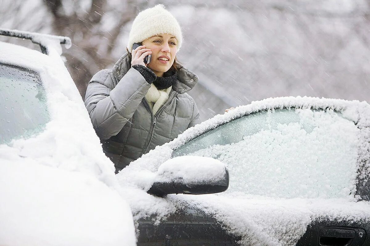 Cold car. Машина зимой. Замерзший автомобиль. Замерзшая машина. Зимняя фотосессия с машиной.