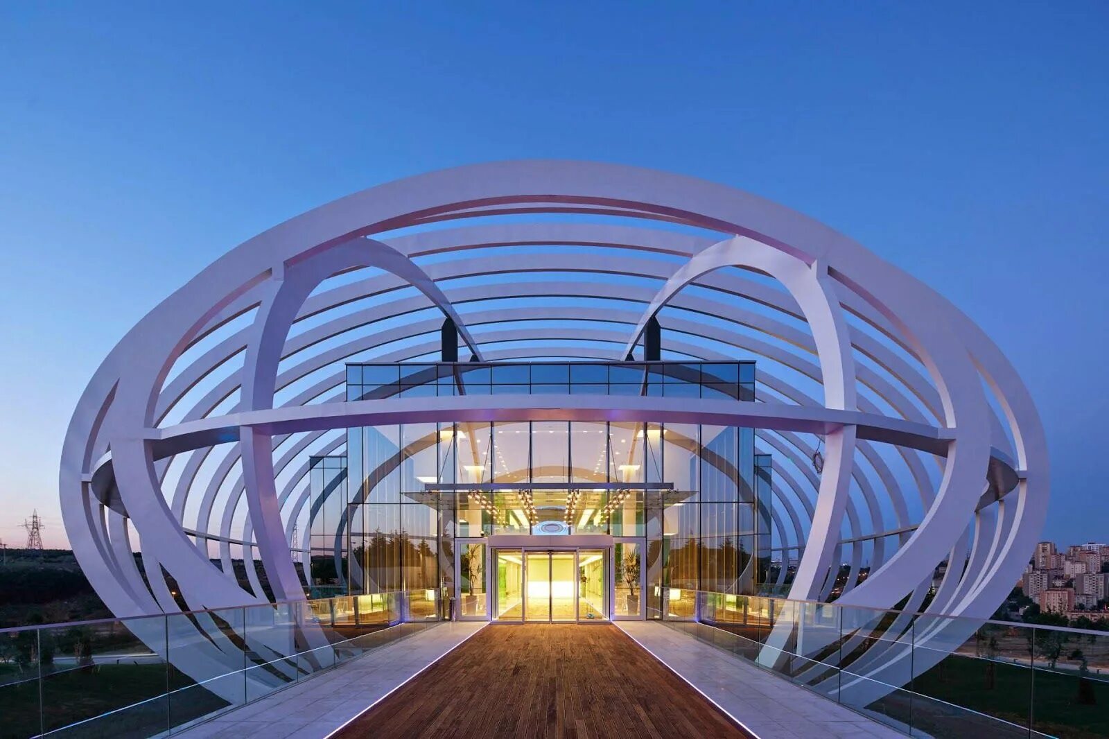 Геодезический купол большепролетный. Заха хадид здания. Архитектурное пространство здание. Архитектурное пространство здание. Архитектор винсент каллебо.