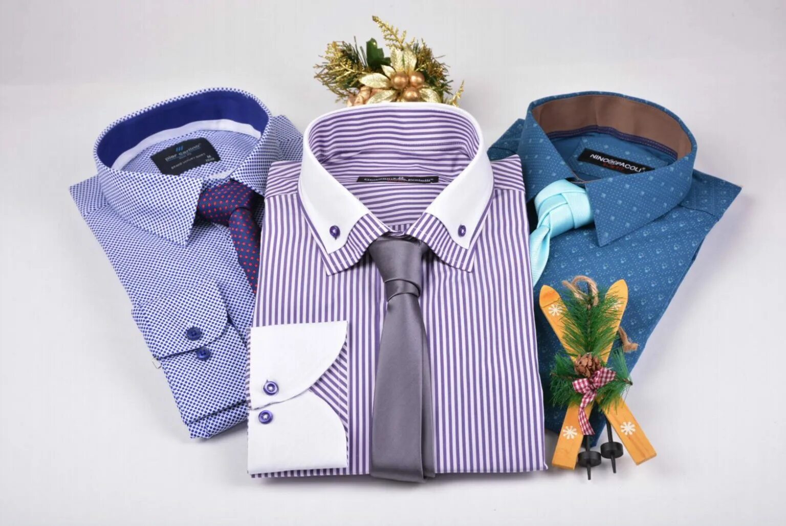 как подарить рубашку оригинально. подарок на рубашку на рукаве. мужские сорочки упаковка. упаковка подарка в виде рубашки. креативная упаковка подарка для мужчины.