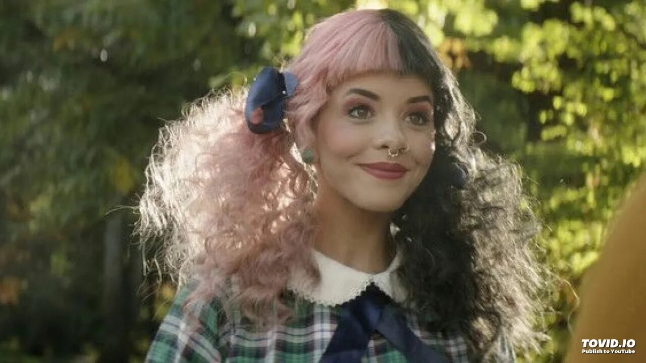 Training wheels melanie. Мелани Мартинес 2021. Мелани Мартинес 2021 год. Melanie Martinez 2021 ч хвостикаи. Мелани Мартинес Training Wheels.