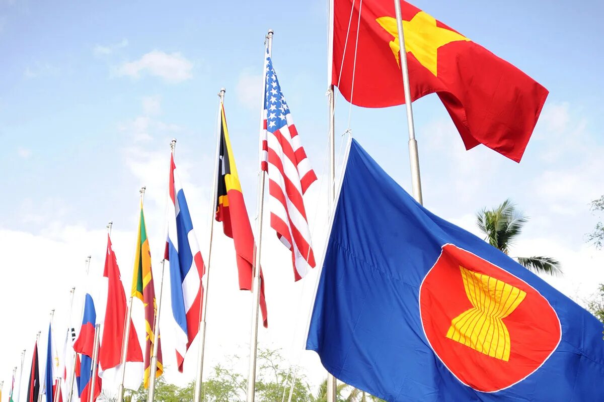 Организация стран азии. Вьетнам в АСЕАН. Ассоциация государств Юго-Восточной Азии. Ассоциация стран Юго-Восточной Азии (АСЕАН). Флаг ASEAN.