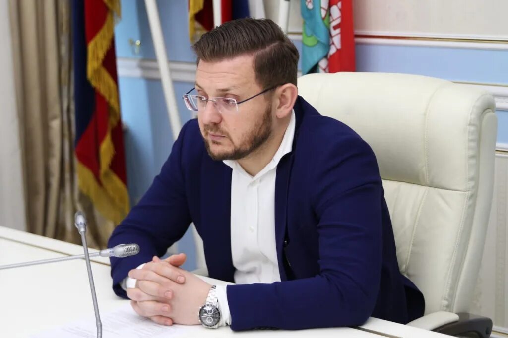 мэр махачкалы национальность. мэра махачкалы салмана дадаева. дадаев салман кадиявович мэр махачкалы. дадаев махачкала. салман кадиявович дадаев.