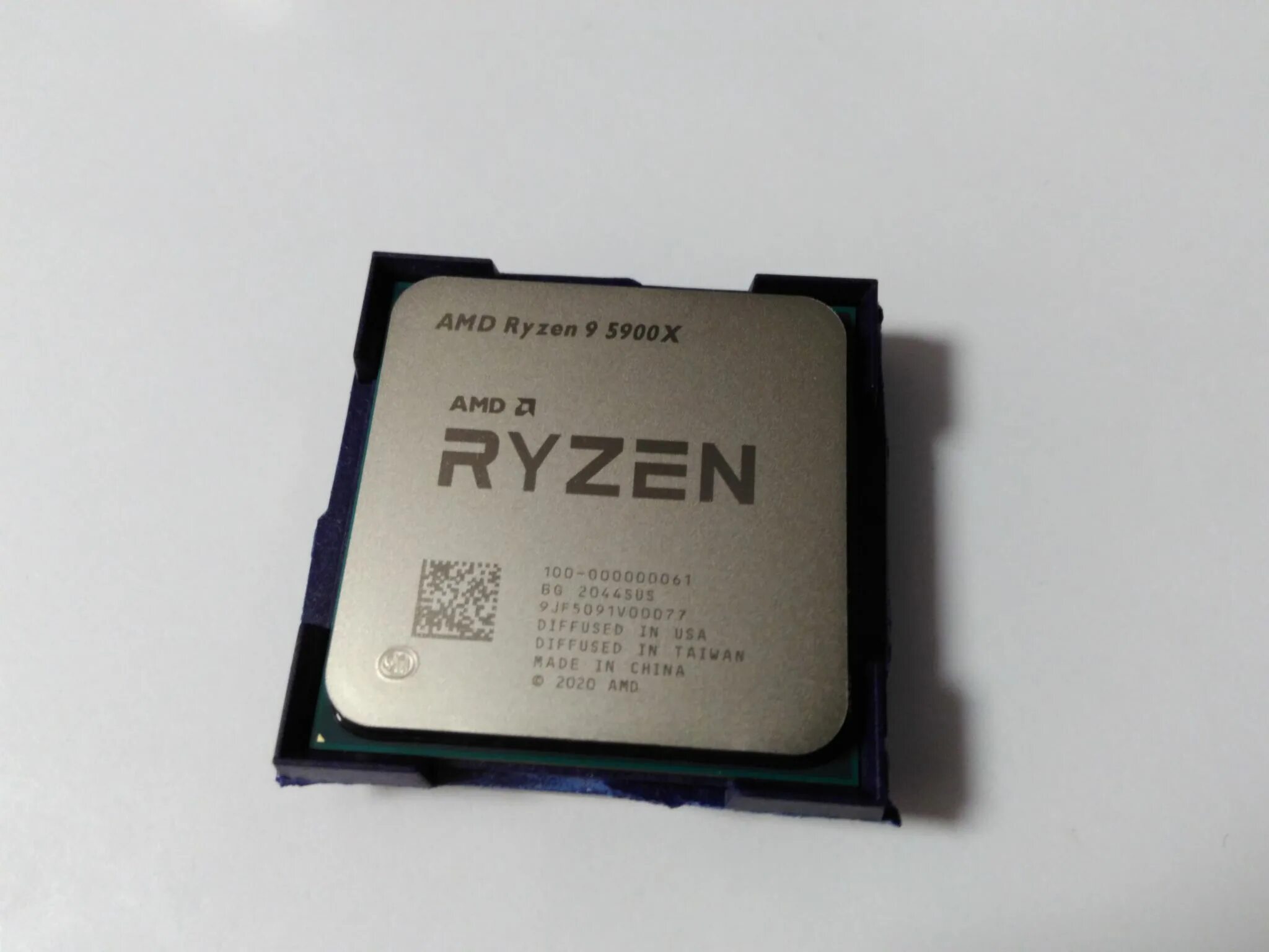 Amd ryzen 9 5900x купить. AMD 9 5900x. Процессор AMD Ryzen 9 5900x Box. Процессор AMD Ryzen 9 3900x. AMD Ryzen 9 5900x 12 Core.