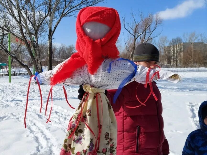 Проводы зимы в 2024 новокузнецк какого числа. Проводы зимы. Птицы на Масленицу. Проводы зимы Рубцовск. Масленица зима.