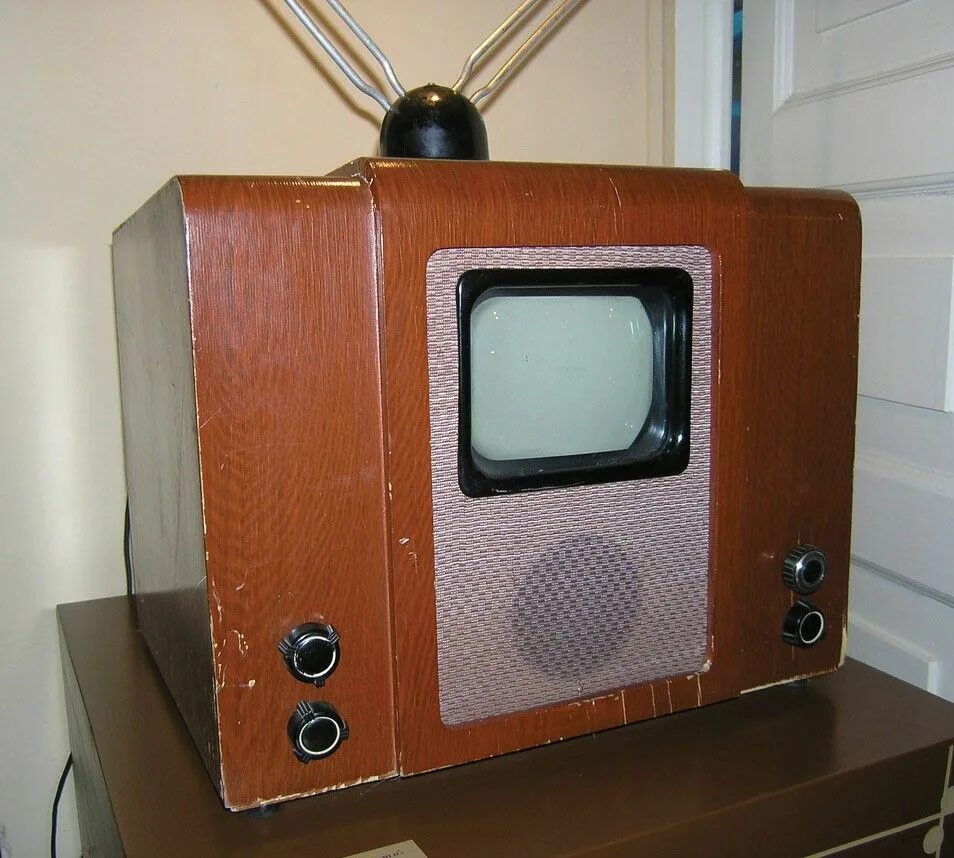Телевизор 30 годов. Телевизор радиокомбайн 1955. Телевизоры СССР 50-Х. Телевизор 60-х годов. Телевизор 50х годов.
