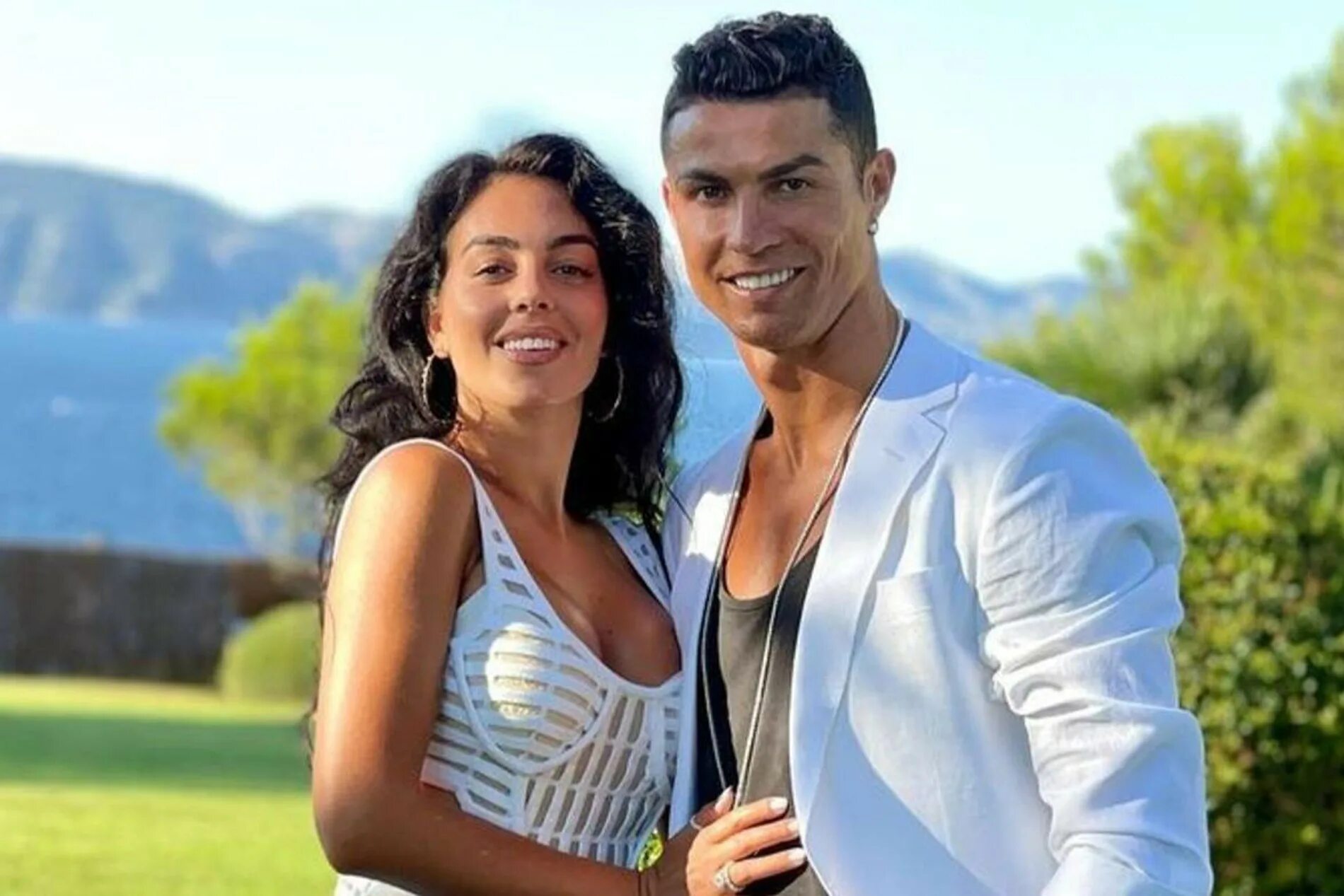 Роналду и Джорджина Родригес. Cristiano Ronaldo Georgina Rodriguez. Криштиану Роналду и Джорджина. Родригес жена Роналдо.