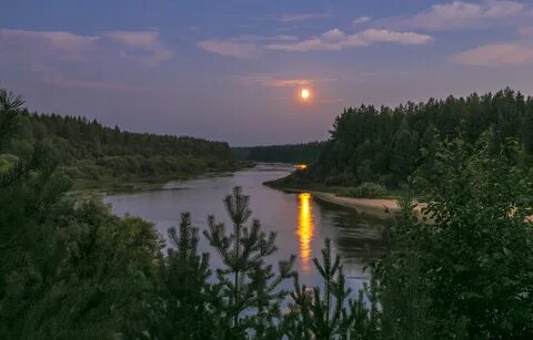 Река месяц